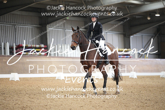 TMO00585