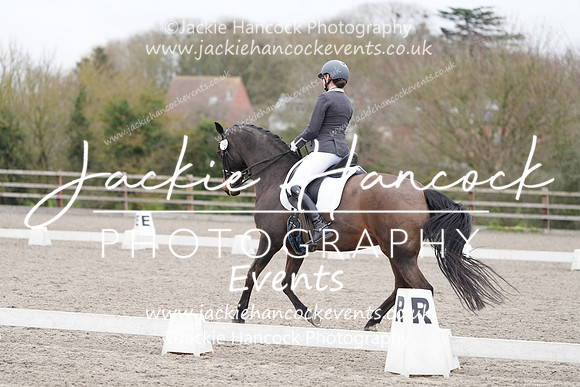 TMO03832