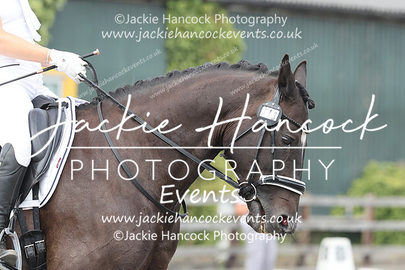 R6JH1561