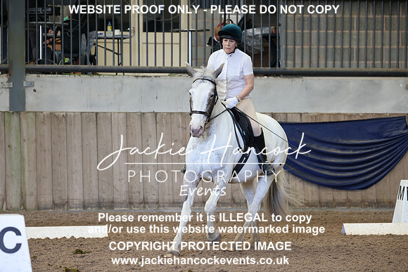 R5JH1572